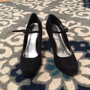 Black American Eagle heels